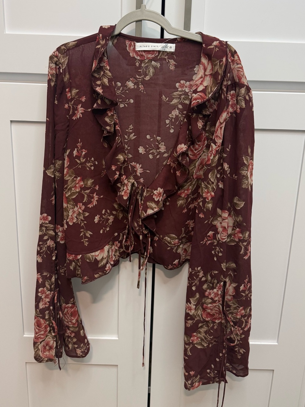 Altar’d State Ruffle Floral Tie Top